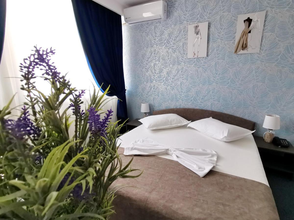 Hotel Victoria Mamaja Zewnętrze zdjęcie