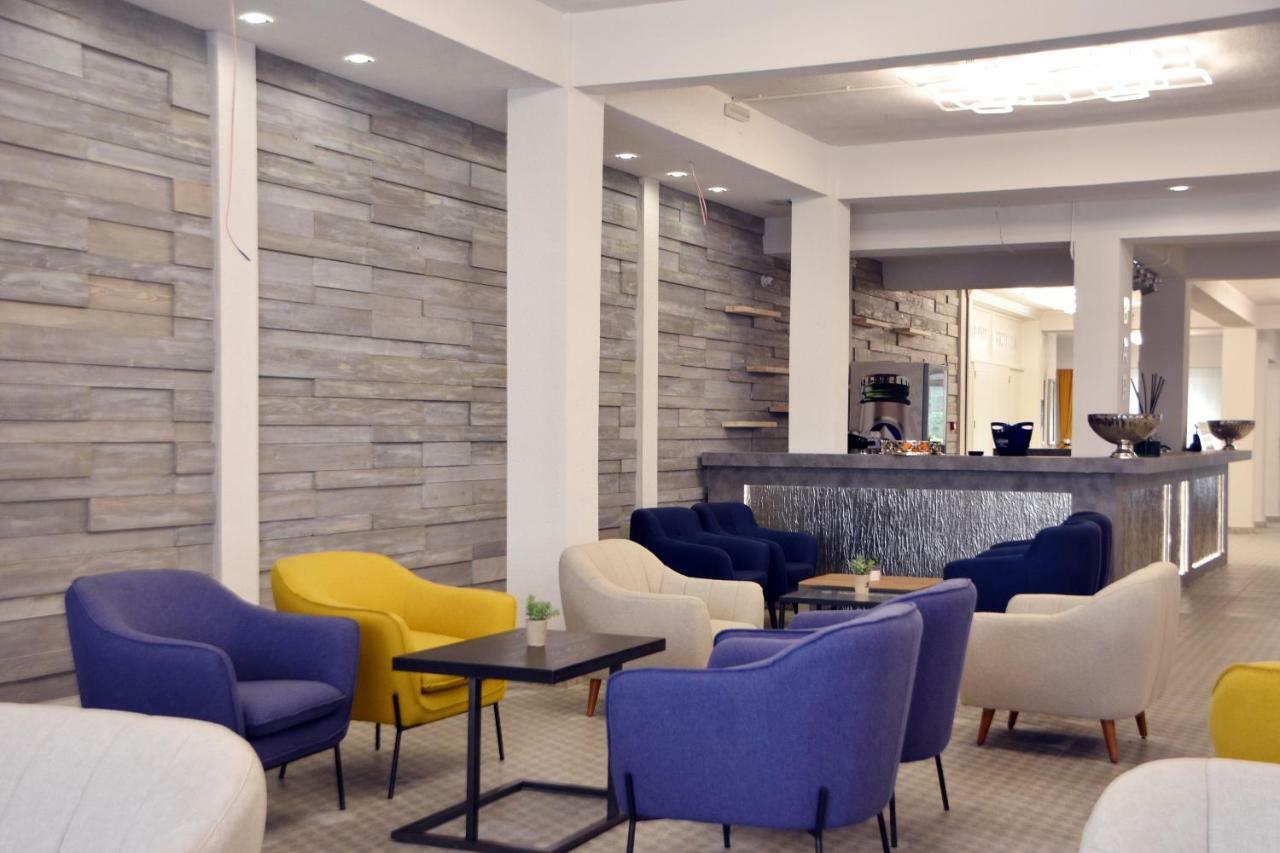 Hotel Victoria Mamaja Zewnętrze zdjęcie